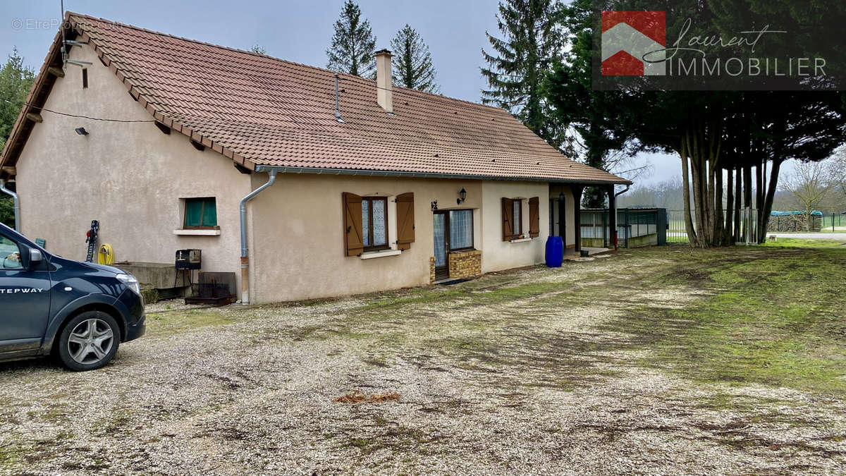 Maison à MONTPONT-EN-BRESSE