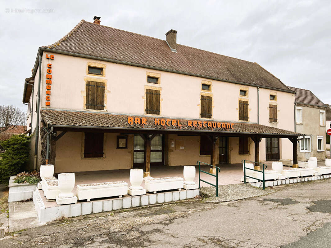 Maison à SAINT-YAN