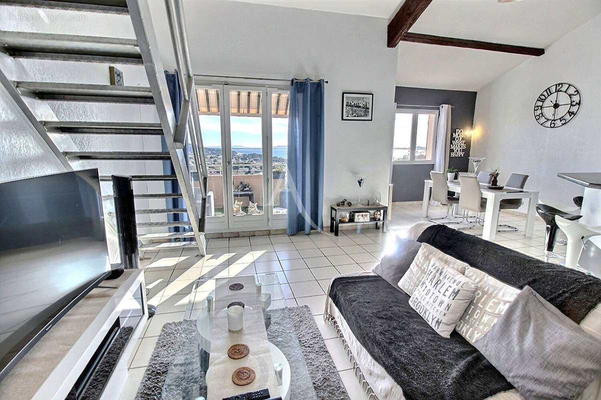 Appartement à CARQUEIRANNE