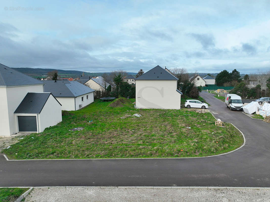 Terrain à AUNAY-SUR-ODON