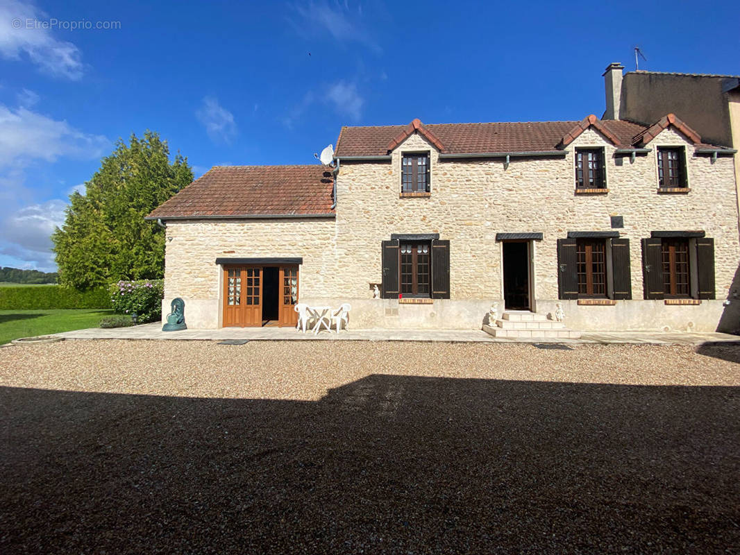 Maison à GUITRANCOURT