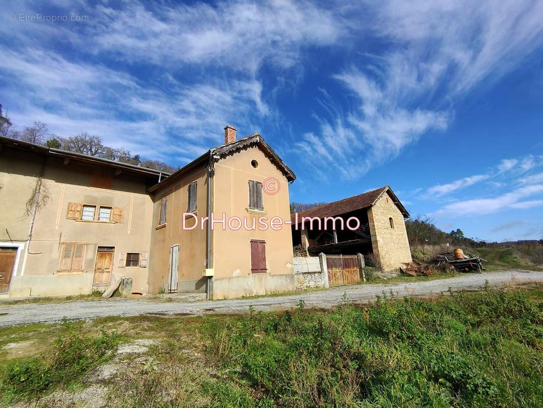 Maison à CHARMES-SUR-L&#039;HERBASSE