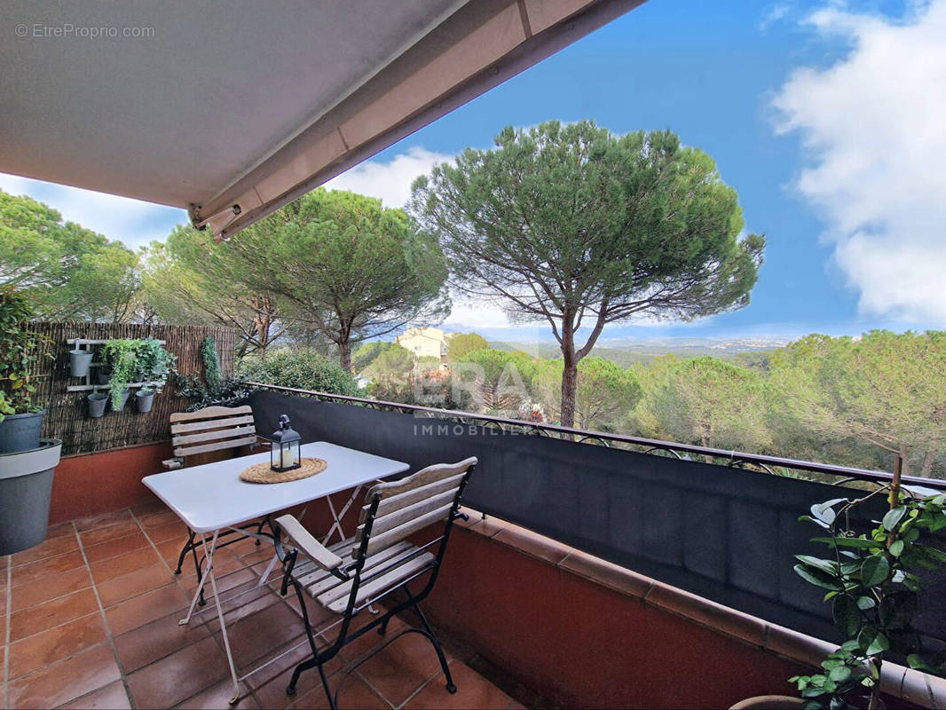 Appartement à MOUGINS