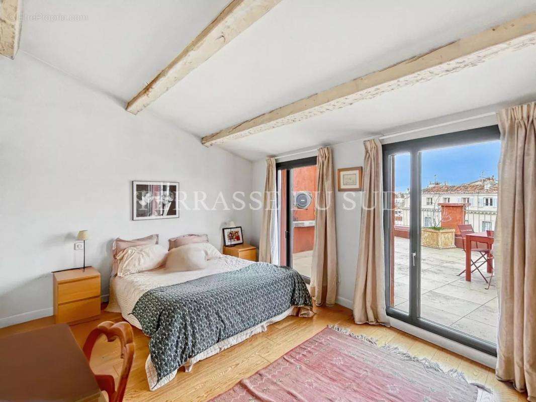 Appartement à MARSEILLE-6E