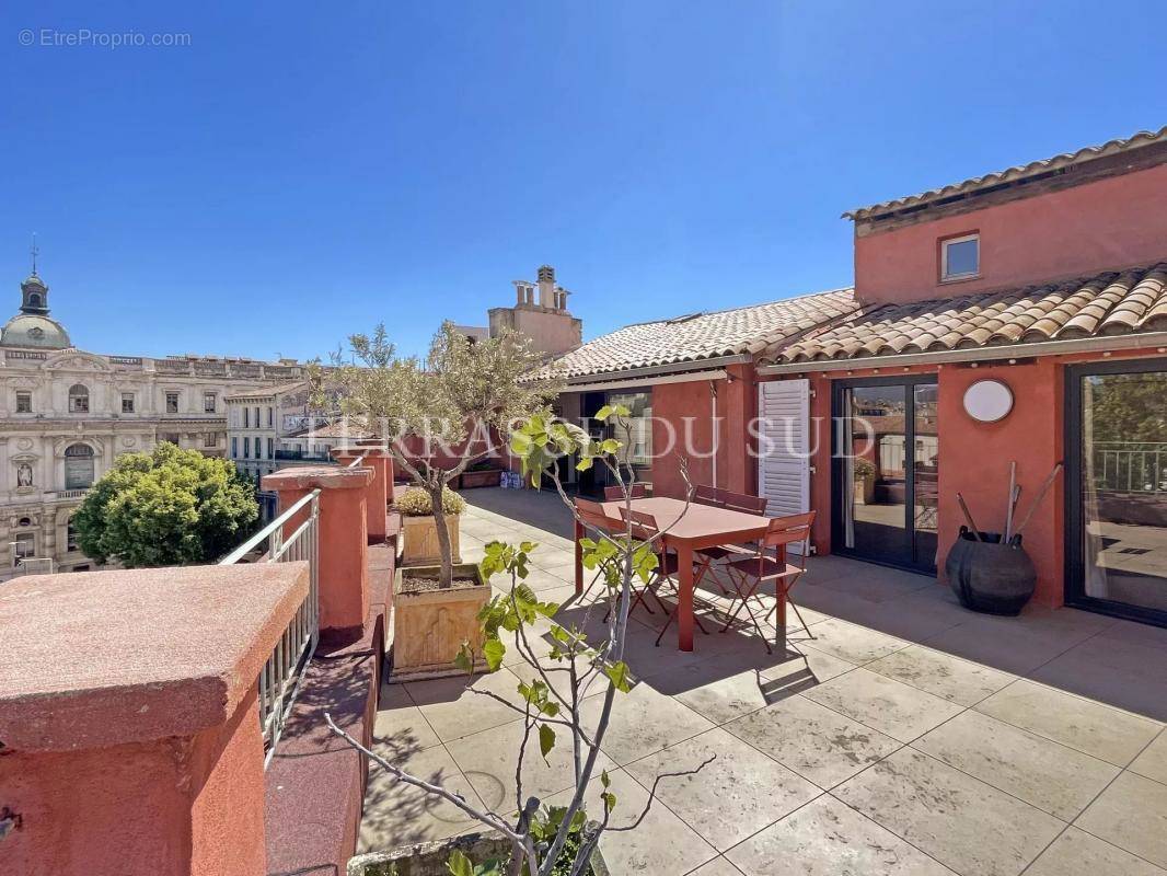 Appartement à MARSEILLE-6E