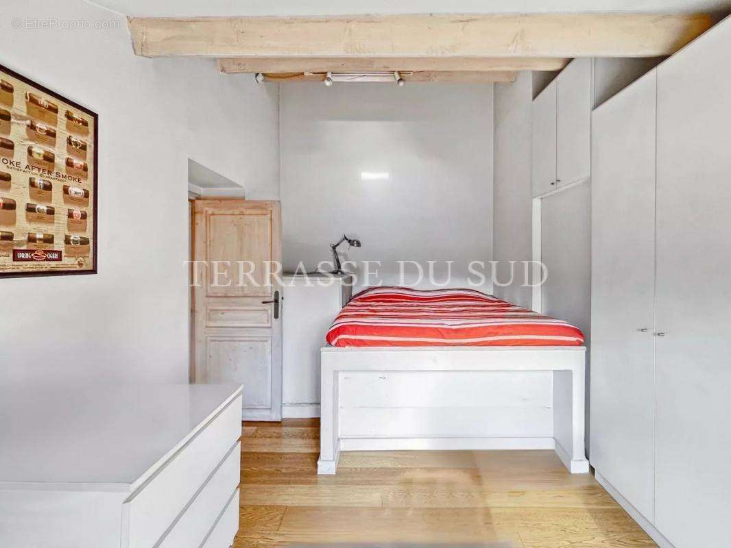 Appartement à MARSEILLE-6E