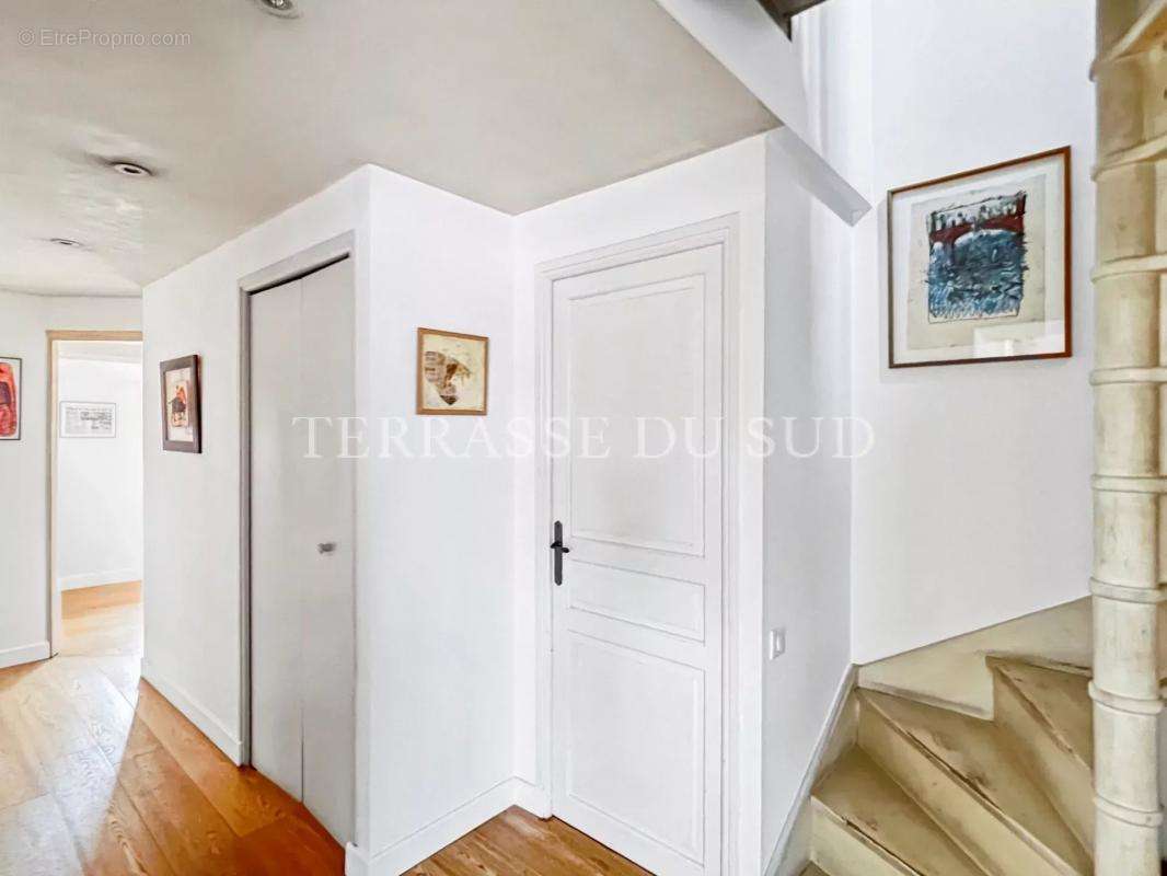 Appartement à MARSEILLE-6E