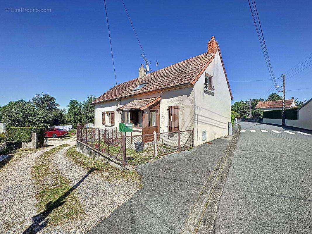 Maison à SAINT-ELOY-LES-MINES