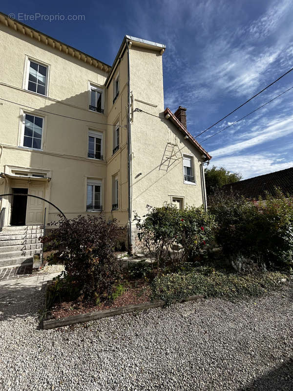 Appartement à SAINTE-SAVINE