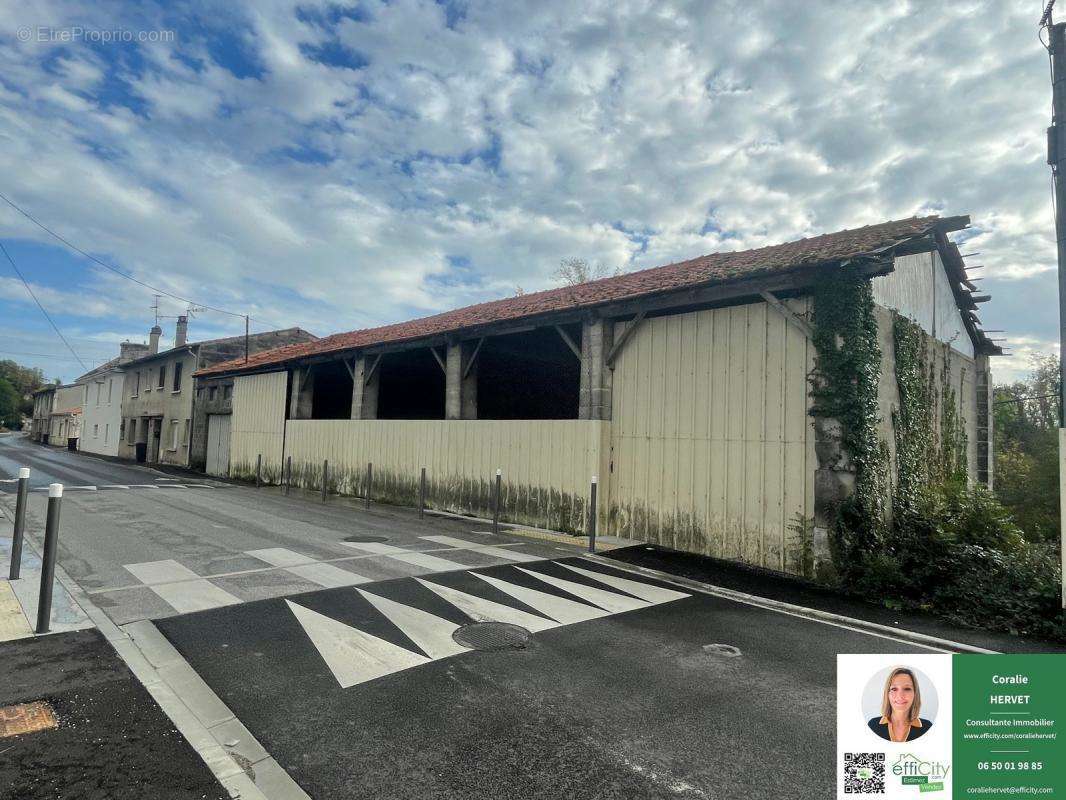 Appartement à GOND-PONTOUVRE