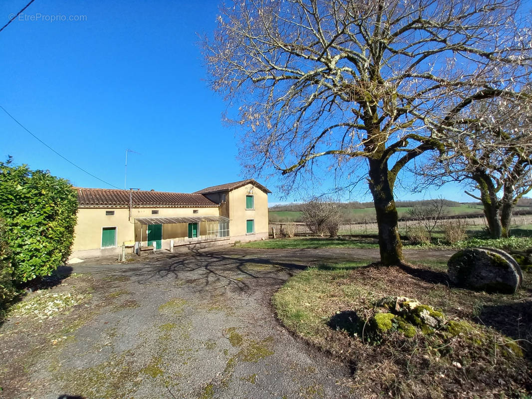 Maison à FLAUGEAC