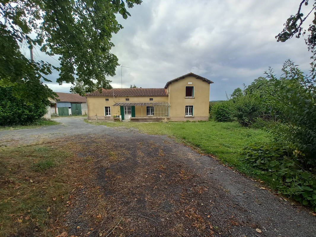 Maison à FLAUGEAC