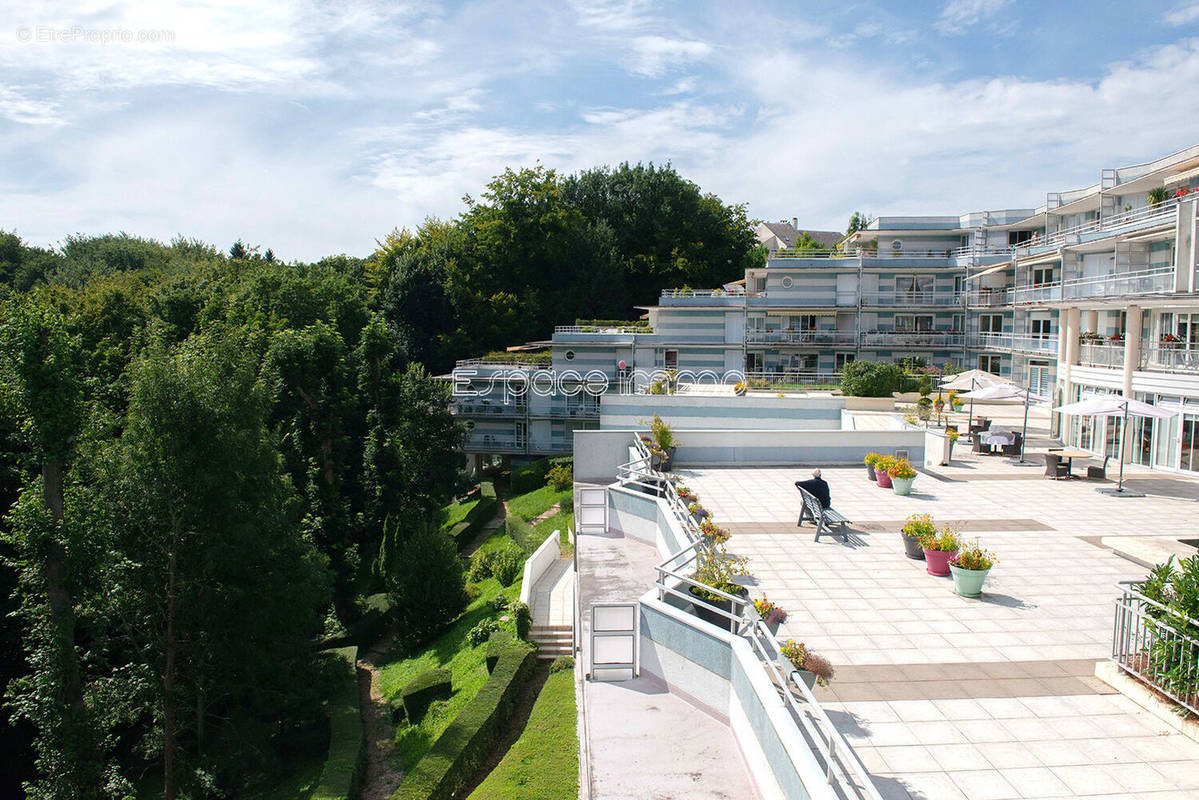 Appartement à MONT-SAINT-AIGNAN