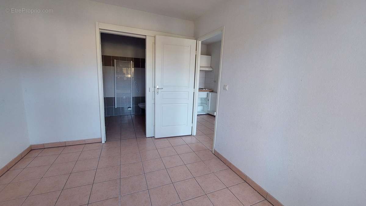 Appartement à LARAGNE-MONTEGLIN