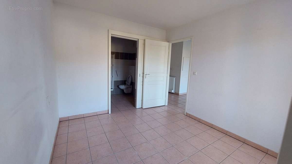 Appartement à LARAGNE-MONTEGLIN