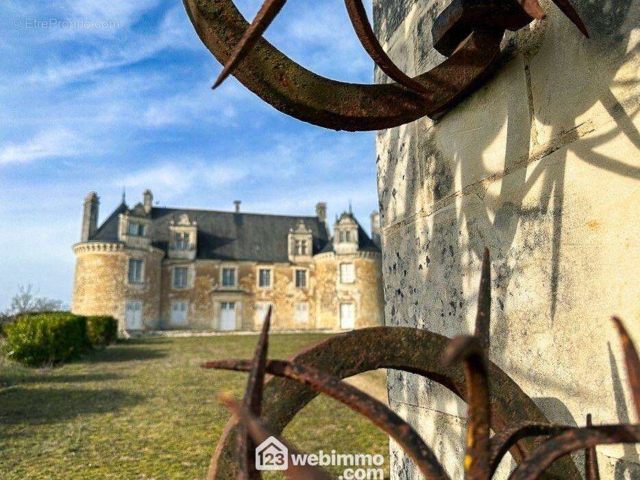 Le châtelet... - Terrain à FONTAINE-MILON