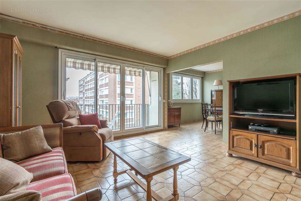 Appartement à LE PERREUX-SUR-MARNE