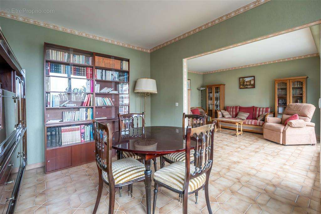 Appartement à LE PERREUX-SUR-MARNE