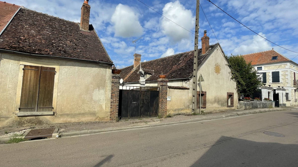 Maison à MALIGNY