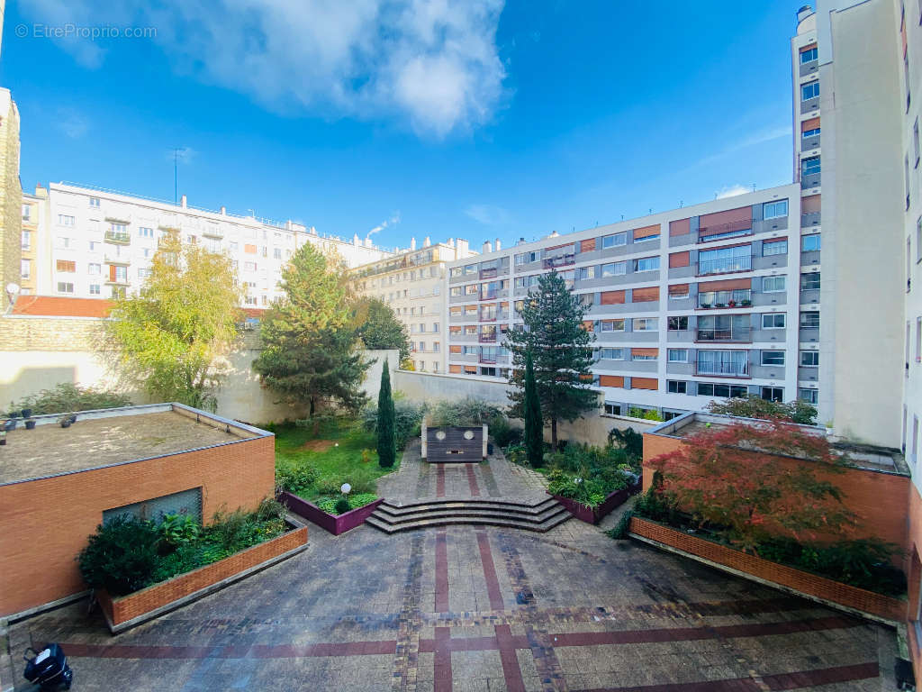 Appartement à PARIS-20E