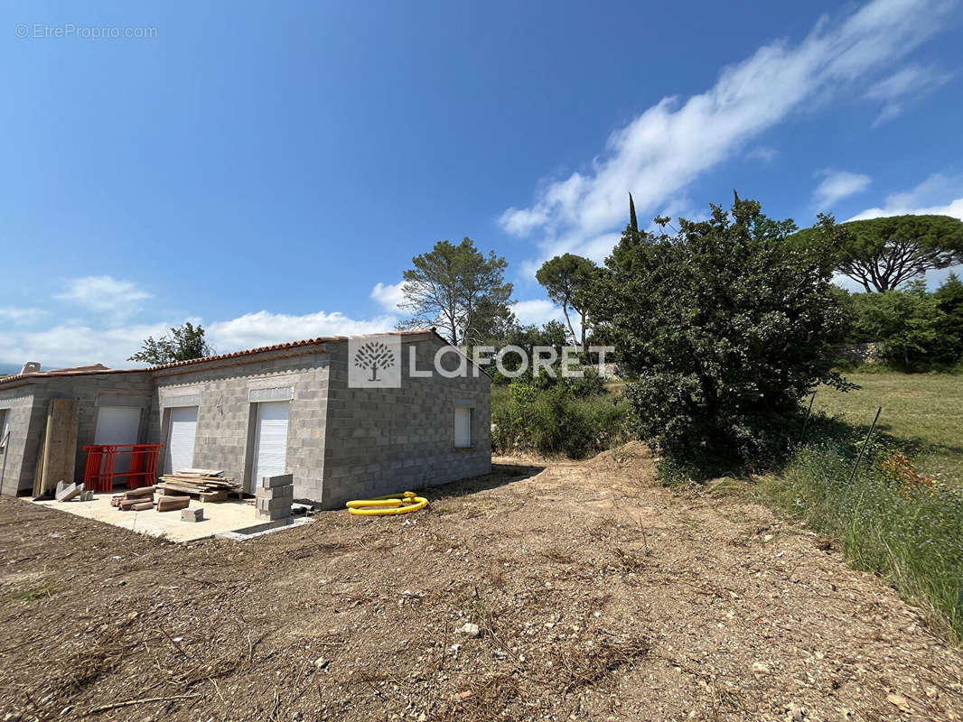 Maison à TOURRETTES