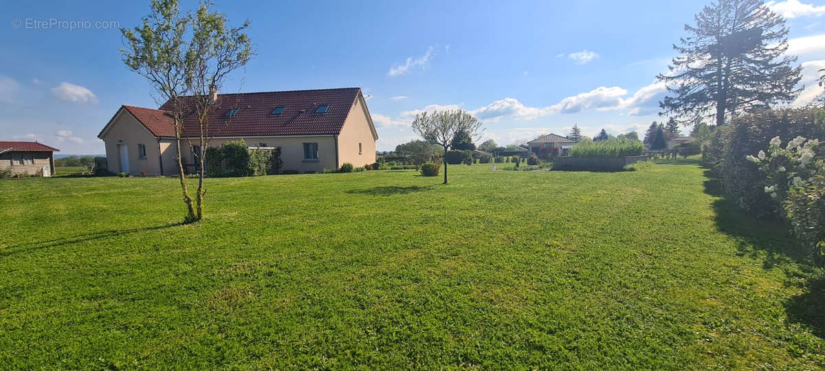 Maison à FLAVIGNAC