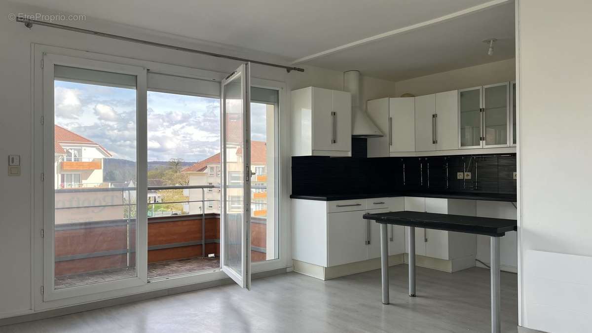 Appartement à SAINT-ETIENNE-DU-ROUVRAY