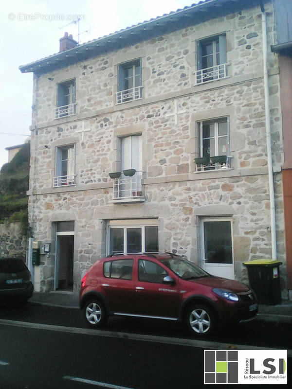 Appartement à BRIVES-CHARENSAC