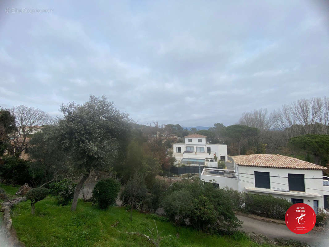 Terrain à PUGET-SUR-ARGENS