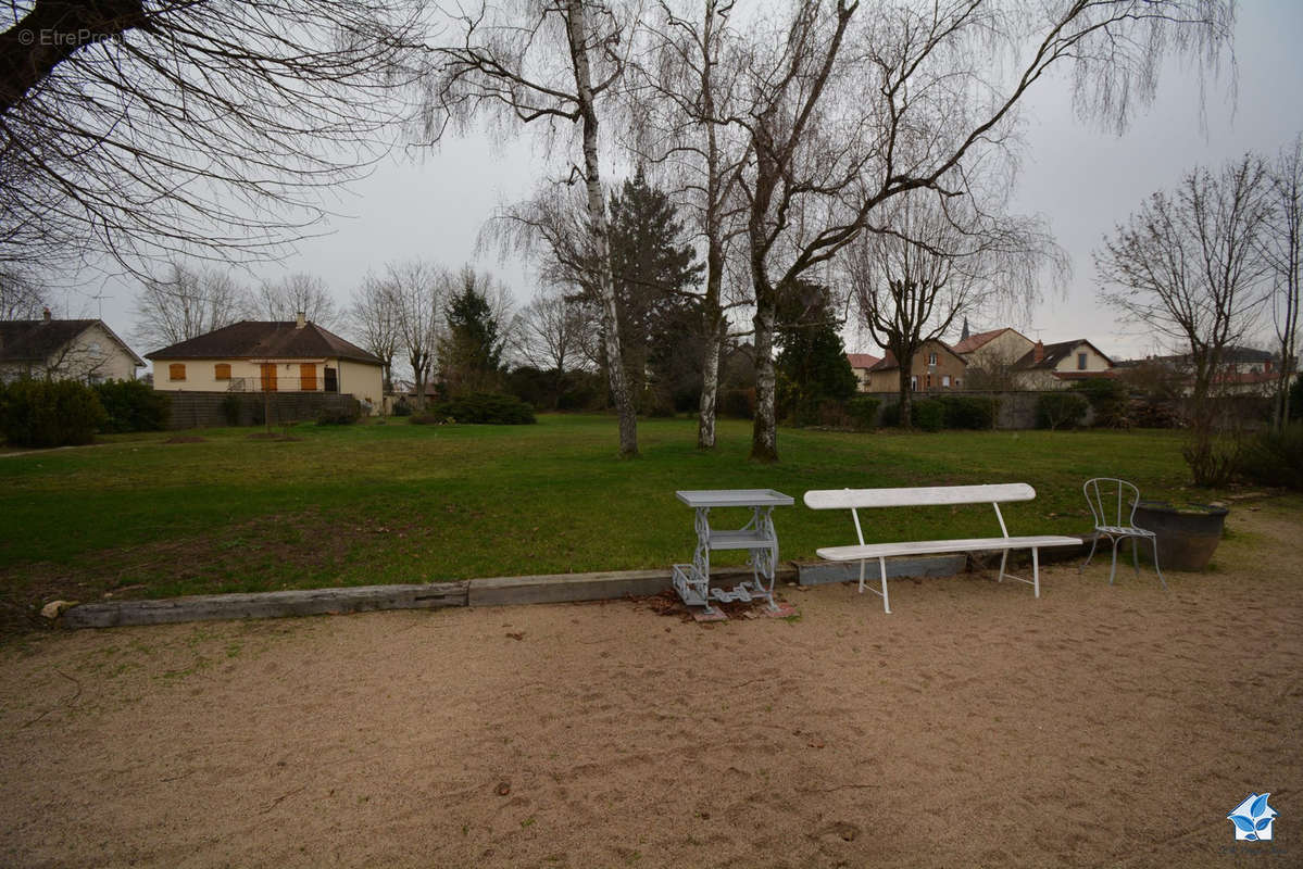 Parc - Maison à MONTMARAULT