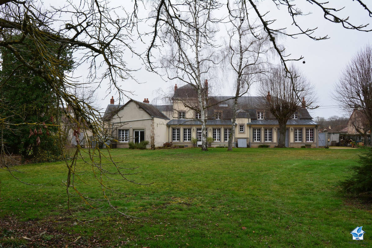 Vue arrière - Maison à MONTMARAULT