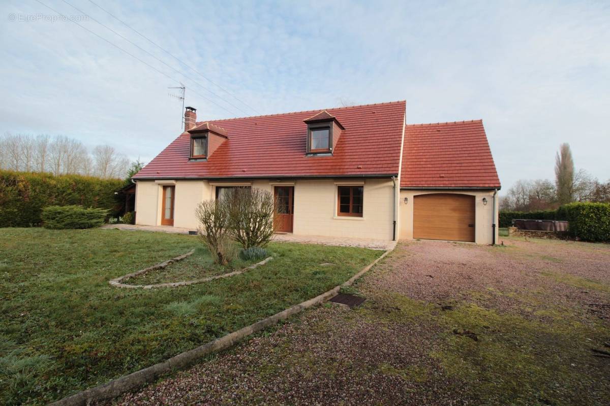 Maison à CHOISY-AU-BAC