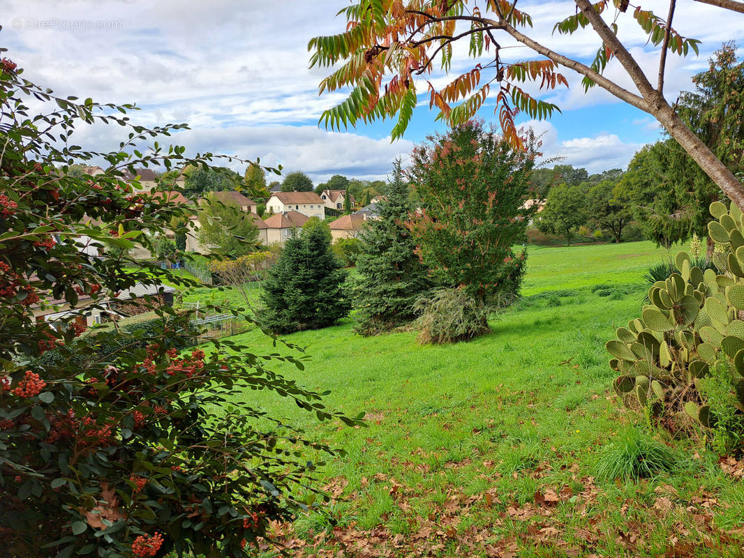 Terrain à USSAC