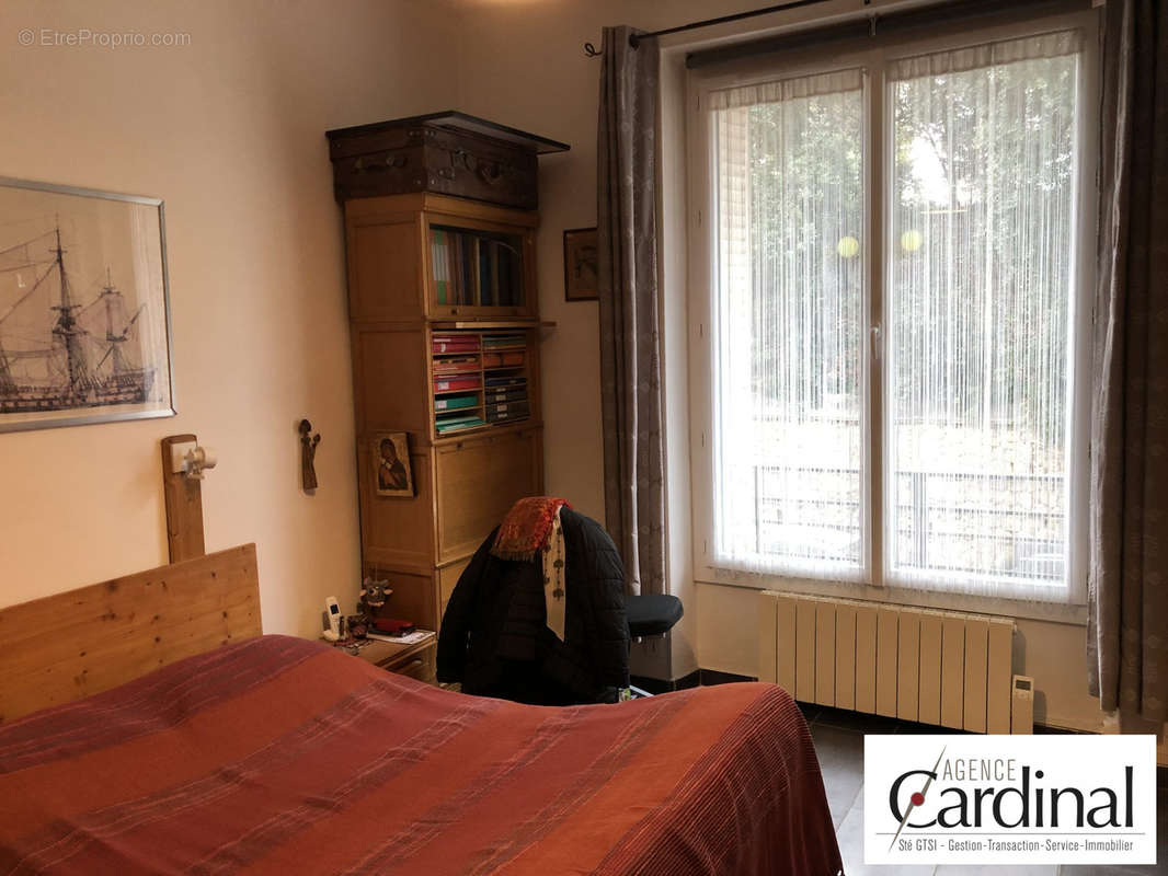 Chambre  - Appartement à MARSEILLE-4E