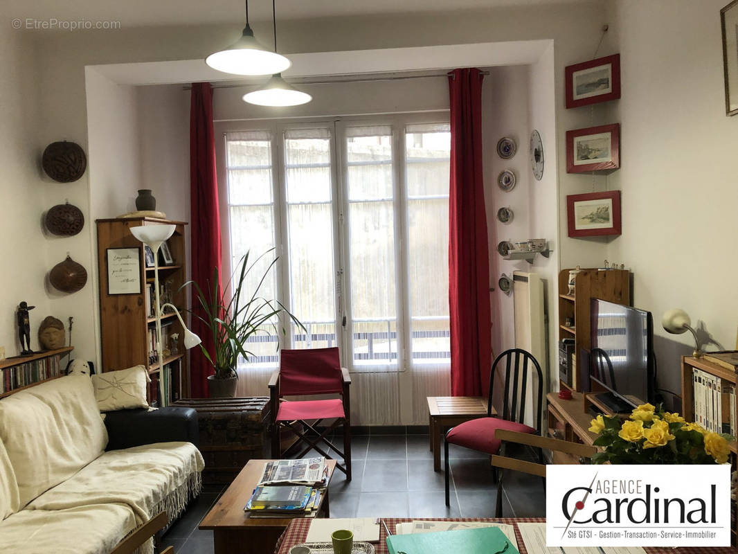 pièce à vivre - Appartement à MARSEILLE-4E