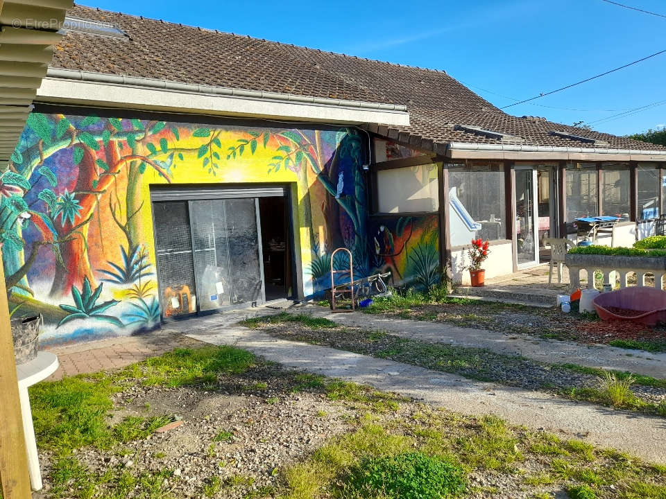 Maison à POULIGNY-SAINT-PIERRE