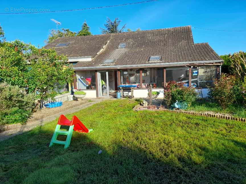 Maison à POULIGNY-SAINT-PIERRE