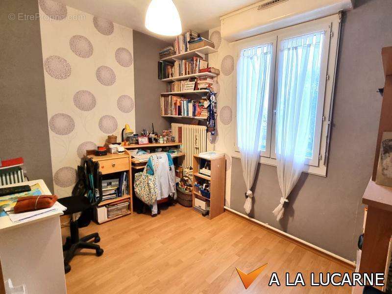 Appartement à MEYZIEU