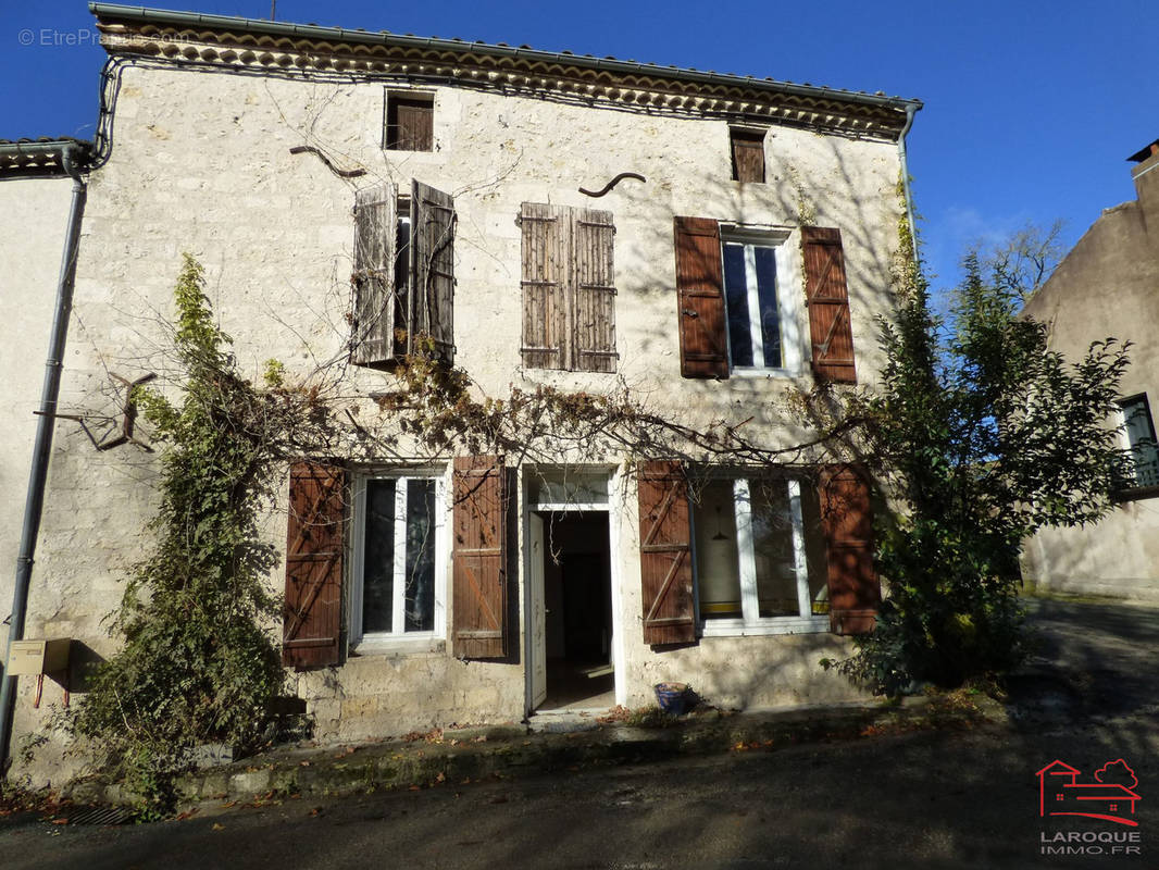 Maison à BEAUVILLE