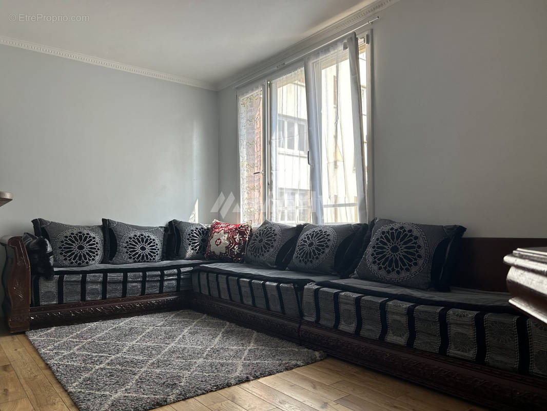 Salon  - Appartement à PARIS-20E