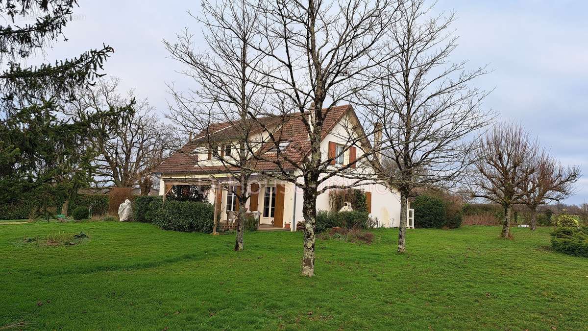 Maison à PARTHENAY