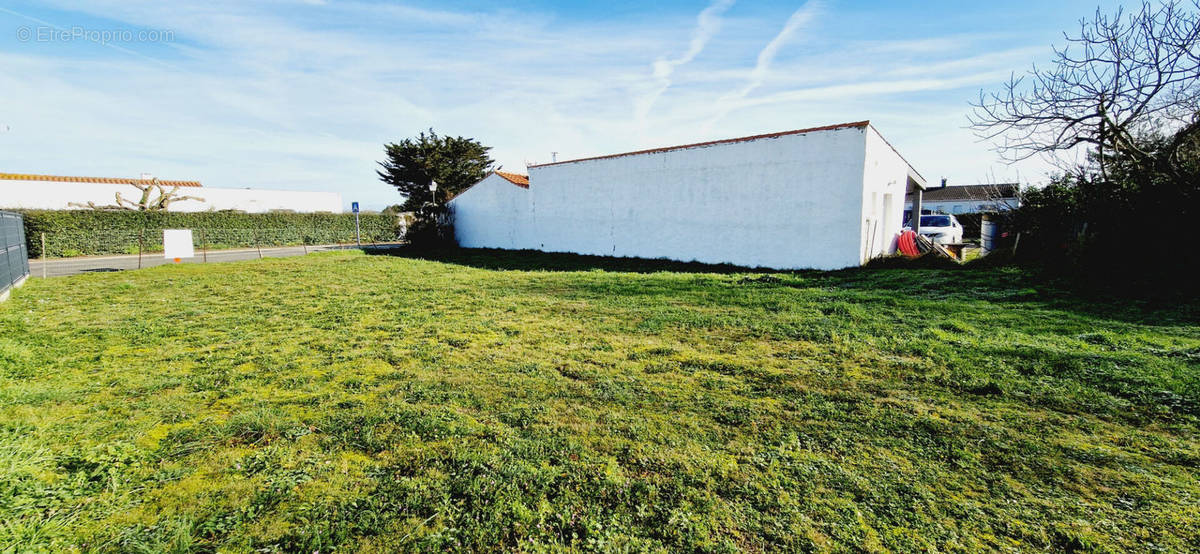 Terrain à LES SABLES-D&#039;OLONNE