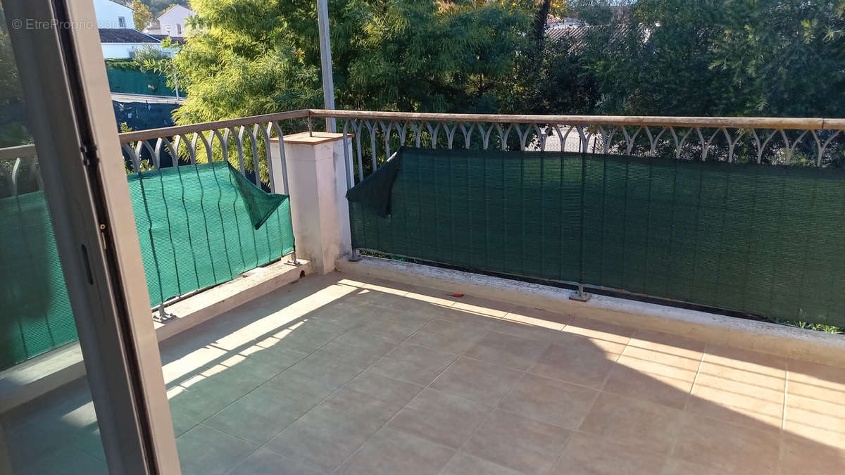 Appartement à ROQUEBRUNE-SUR-ARGENS