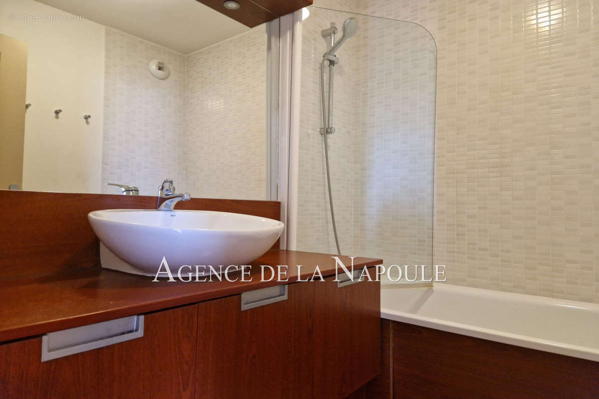 Appartement à MANDELIEU-LA-NAPOULE