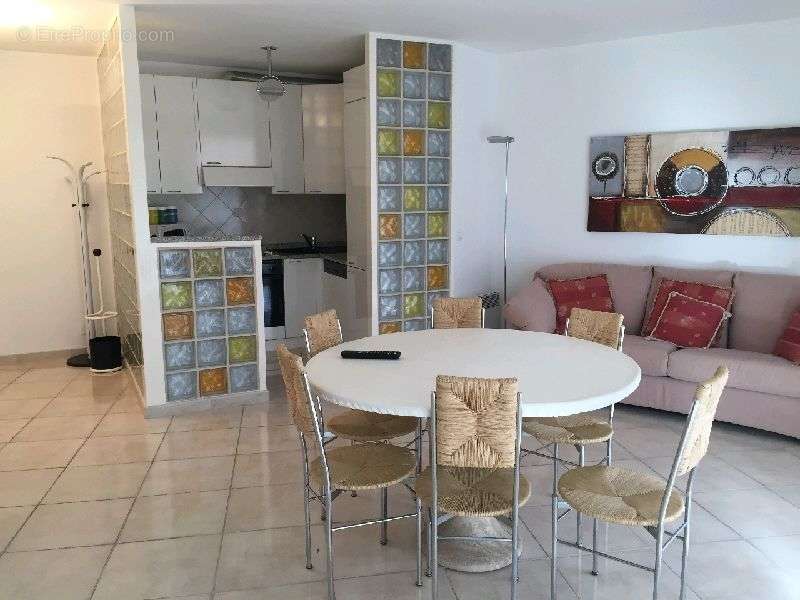 Appartement à ROQUEBRUNE-CAP-MARTIN