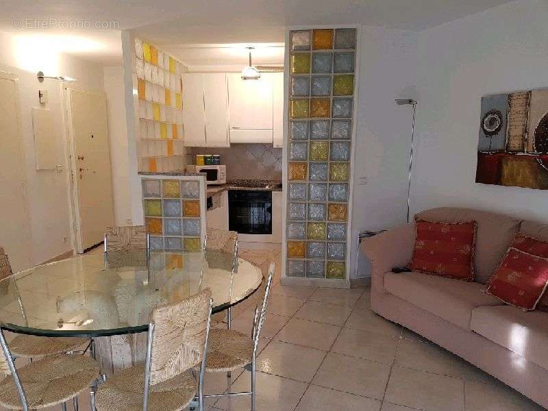 Appartement à ROQUEBRUNE-CAP-MARTIN