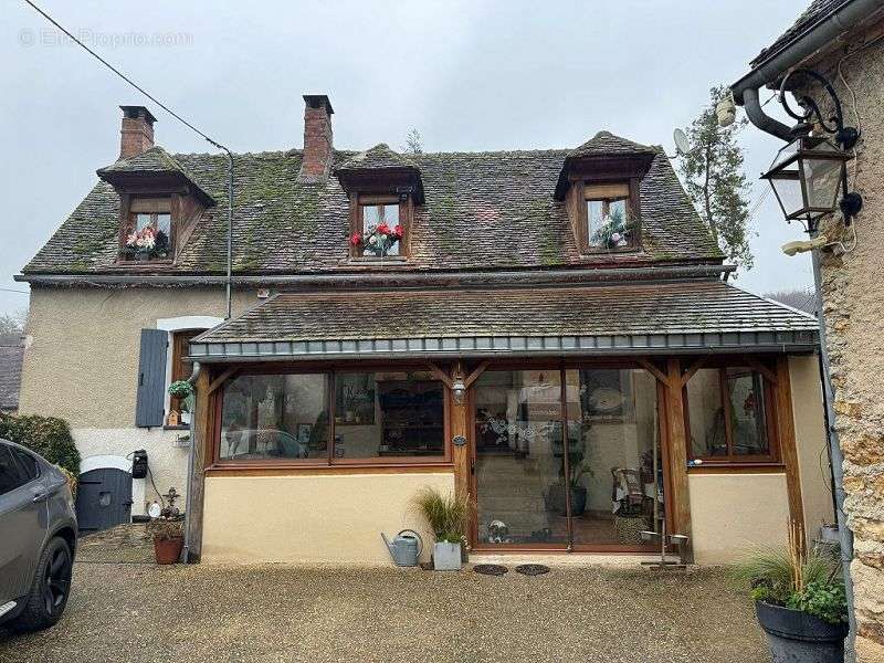 Maison à LES BORDES