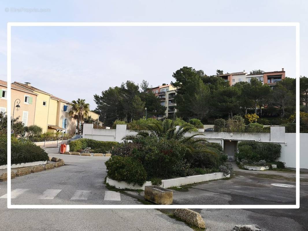 Parking à MOUGINS