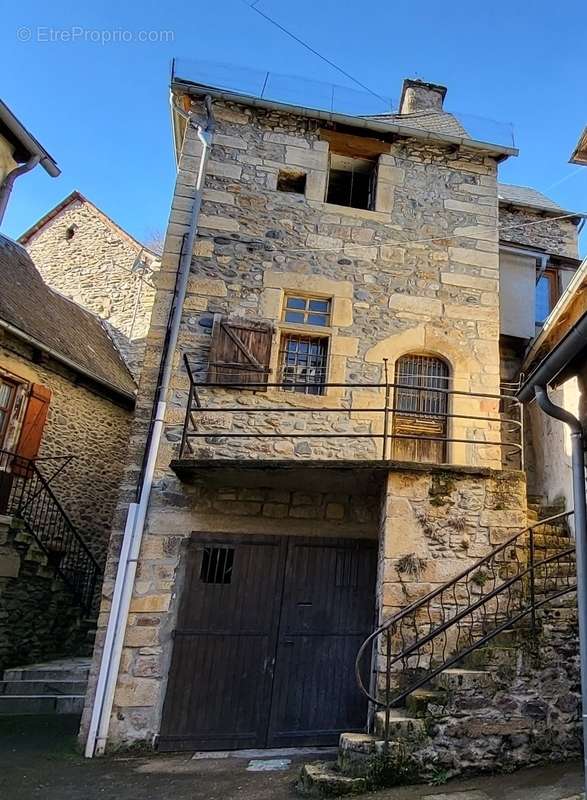 Maison à SAINT-GENIEZ-D&#039;OLT