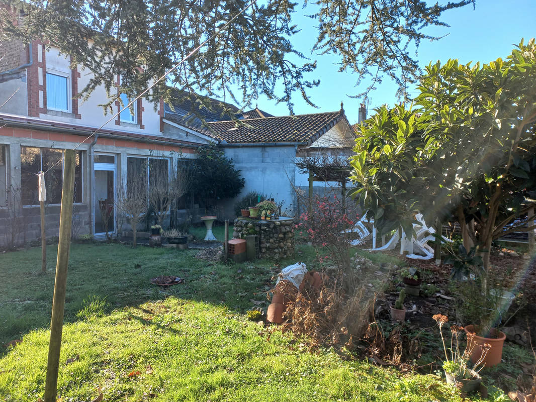 Maison à TRIE-SUR-BAISE